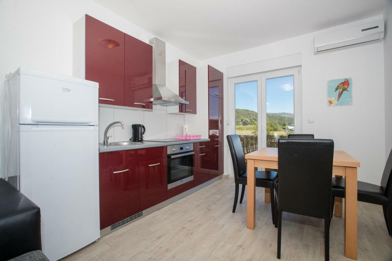 Apartments Petrusic Supetarska Draga Exterior photo