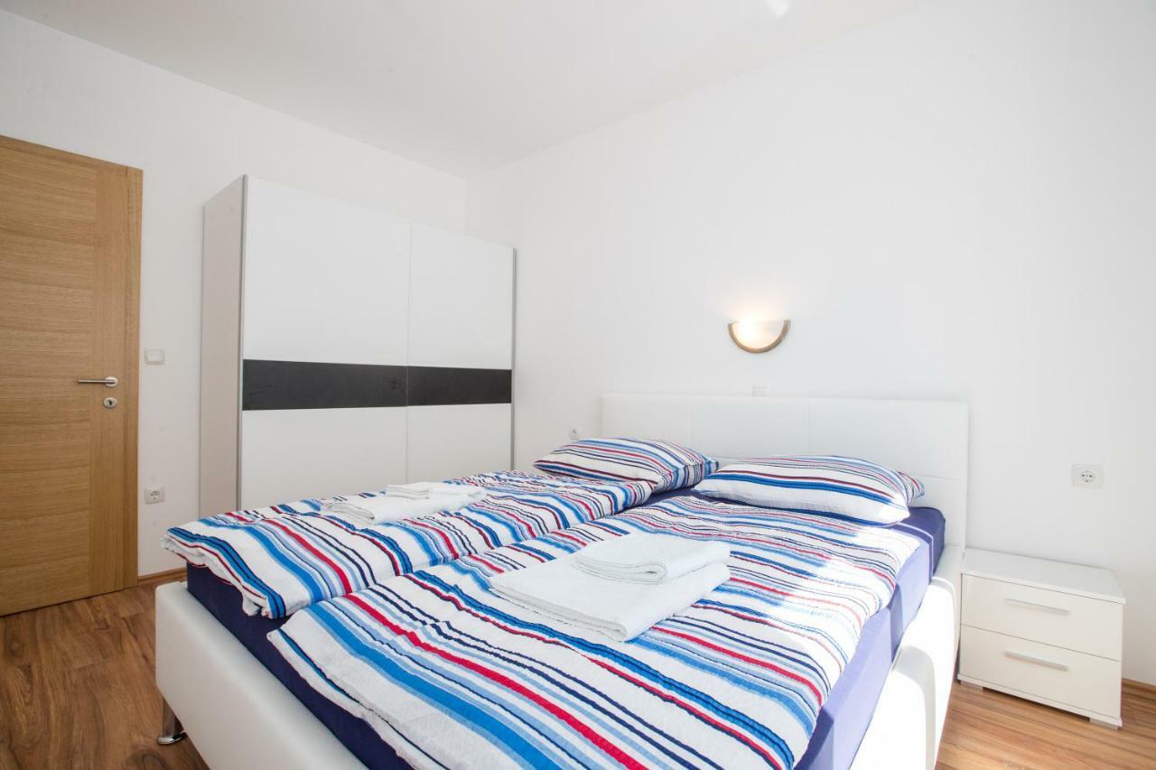 Apartments Petrusic Supetarska Draga Room photo